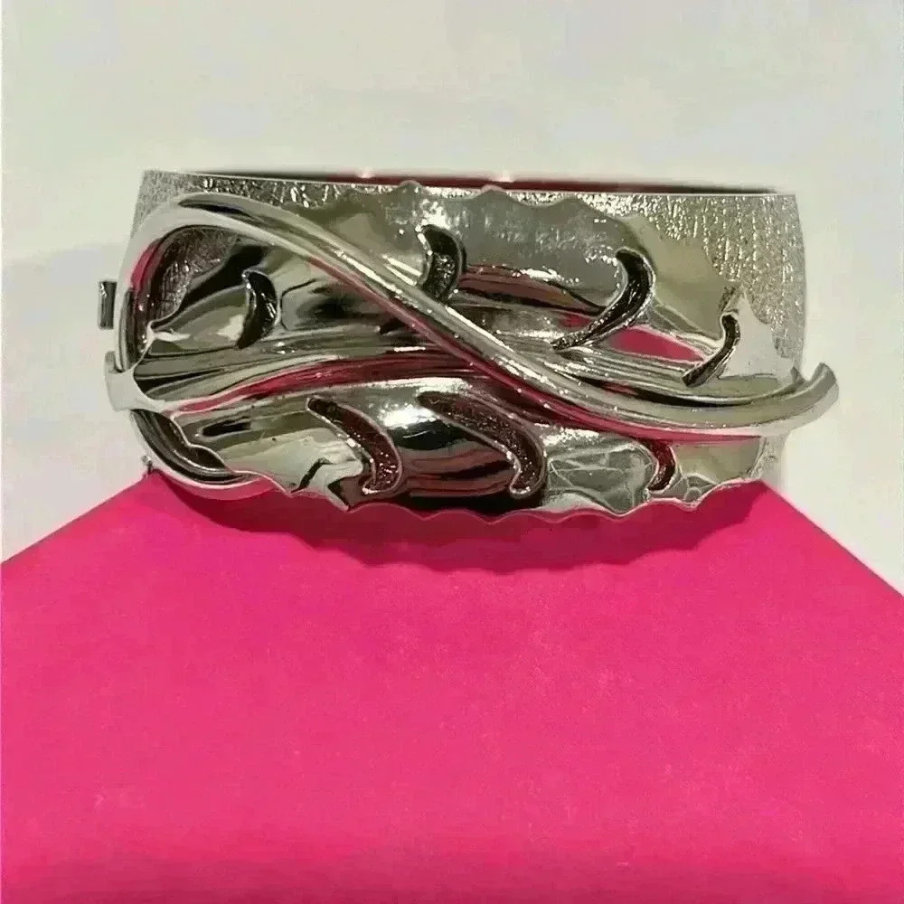 Cuff bracelet - Picture 2 of 6